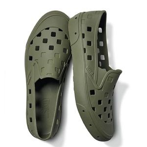 Vans trek slip ons